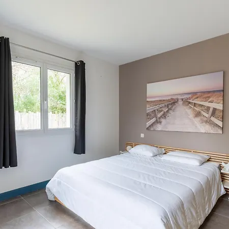 Moderne à - 5 Chambres, Piscine Chauffée, Proche Lac, Piste Cyclable - Fr-1-319-625 Villa