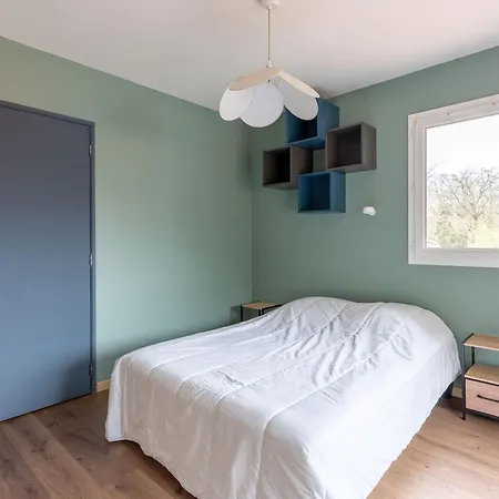 Moderne à - 5 Chambres, Piscine Chauffée, Proche Lac, Piste Cyclable - Fr-1-319-625 *