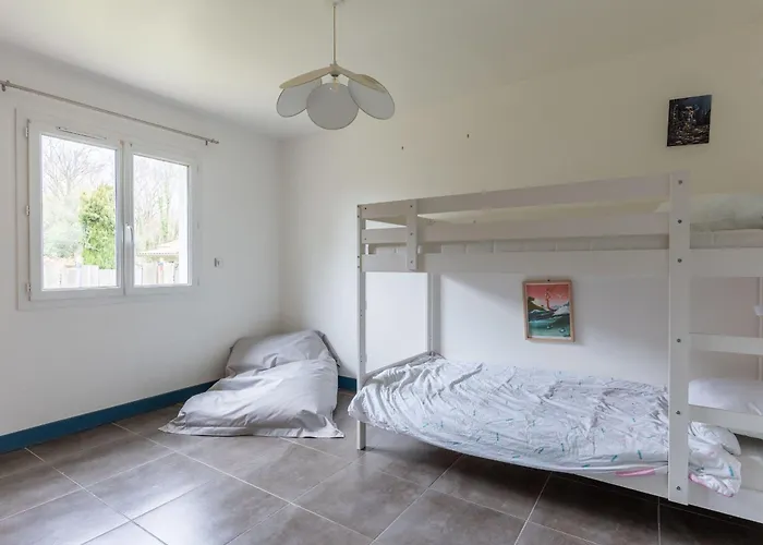 Moderne A - 5 Chambres, Piscine Chauffee, Proche Lac, Piste Cyclable - Fr-1-319-625 Villa